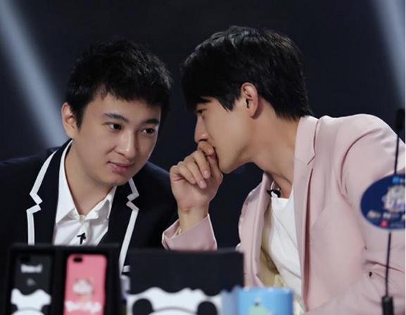 5695000497423cf4a245