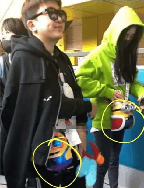 杨幂穿和服和张大大日本赏樱花 网友: 穿个睡衣就出来溜达-1.jpg