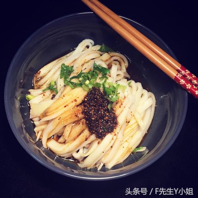 夏天必备美食 开胃又过瘾的世界凉面做法大全，够你吃一夏天！-2.jpg