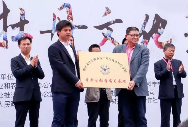 梅花蹲完，樱花蹲；樱花蹲完，桃花蹲；桃花蹲完，梨花蹲；梨花蹲完，郁金香蹲；郁金香蹲完，牡丹花蹲！-20.jpg