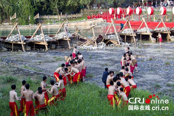 都江堰放水节开幕 再现古法放水 展精华灌区文化风貌-4.jpg