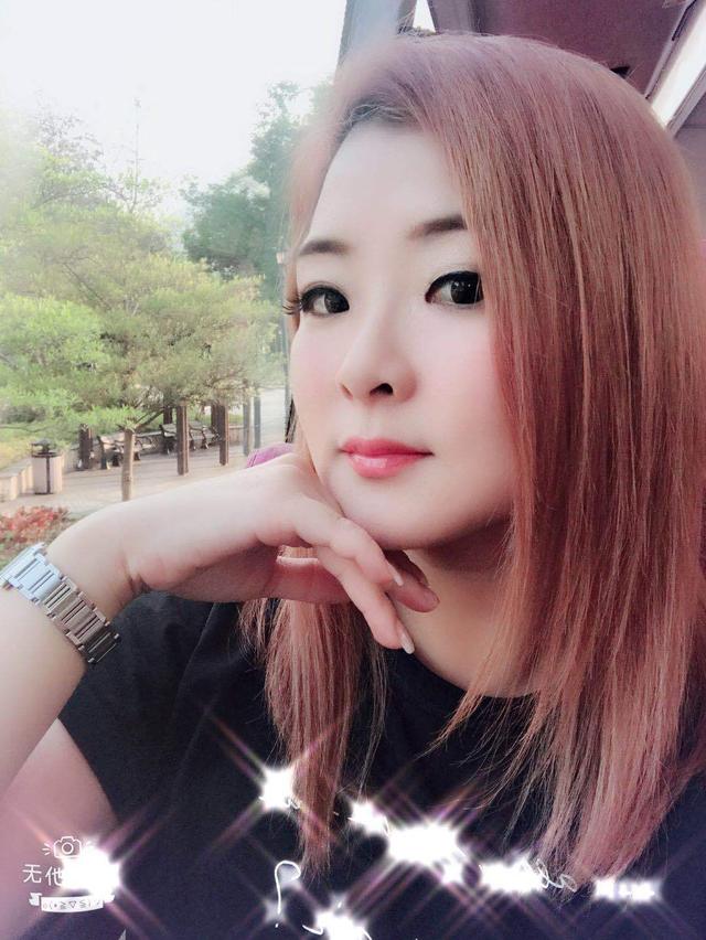 郭泇妏低调出席香港国际影視展了解新方向为未来铺路-4.jpg