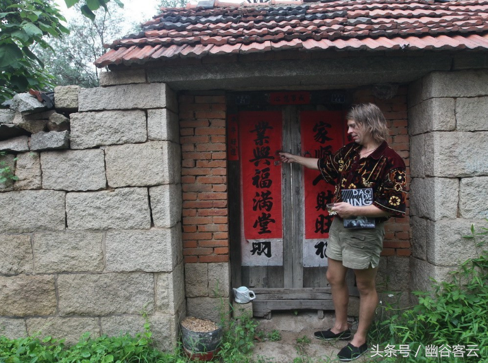 美国男子在中国娶妻生子，最后抛下妻子和孩子独身来到大山生活-5.jpg