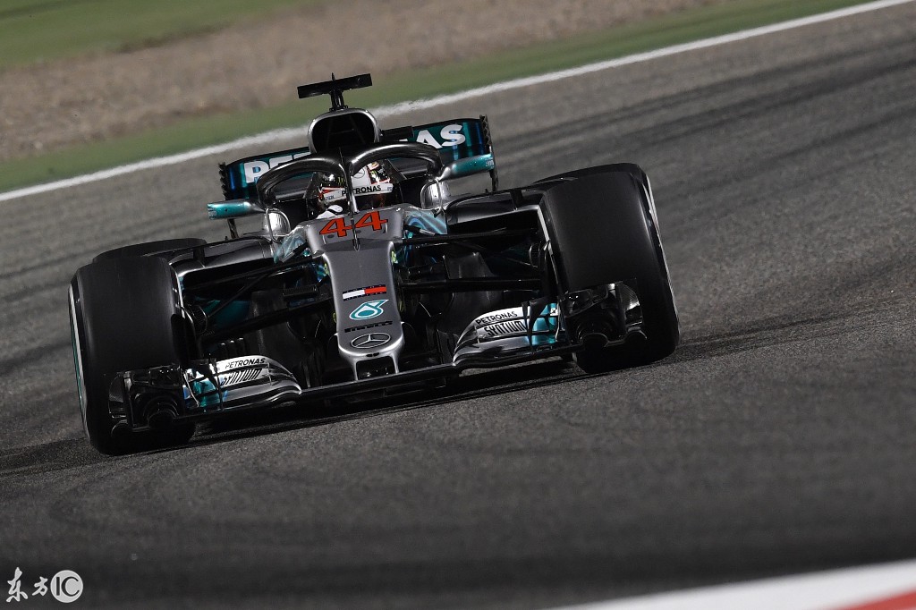 F1巴林国际比赛，硝烟弥漫-1.jpg