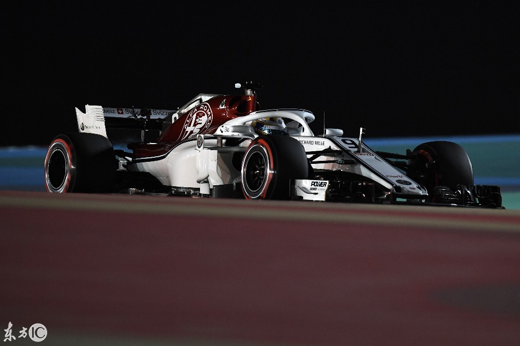 F1巴林国际比赛，硝烟弥漫-9.jpg