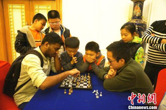 国际象棋中国普及势态喜人 校园推广成主因-2.jpg