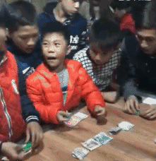 搞笑gif：现在的小学生真是越来越玩的开了-4.jpg