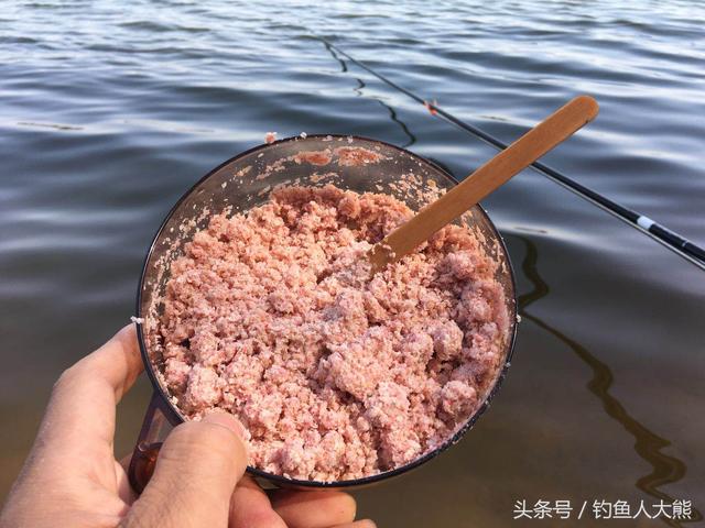 初夏野钓鱼不吃商品饵，换蚯蚓钓也不吃，这3招，好用不后悔！-2.jpg