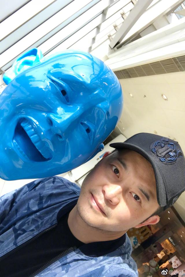 沙溢晒自拍称受风嘴歪，被网友无视：只想看安吉小鱼儿-2.jpg