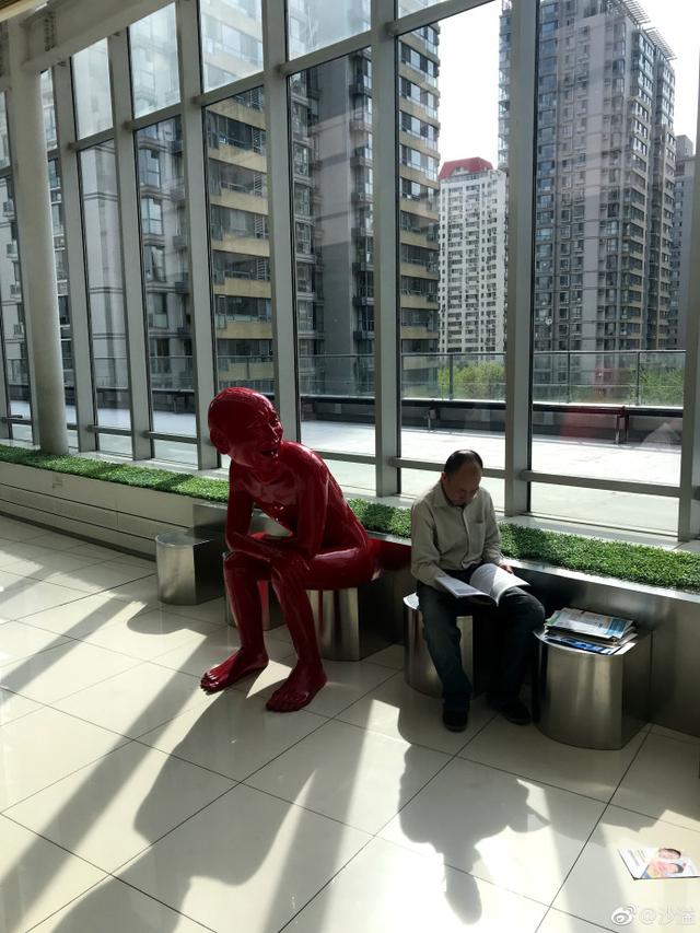 沙溢晒自拍称受风嘴歪，被网友无视：只想看安吉小鱼儿-3.jpg