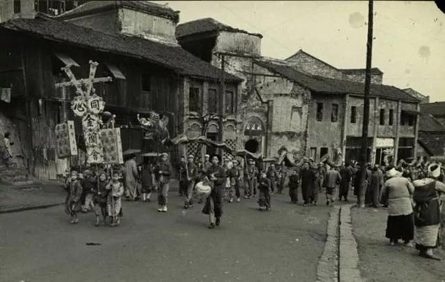 1946年美国《生活》杂志拍摄的长江三峡纤夫-15.jpg