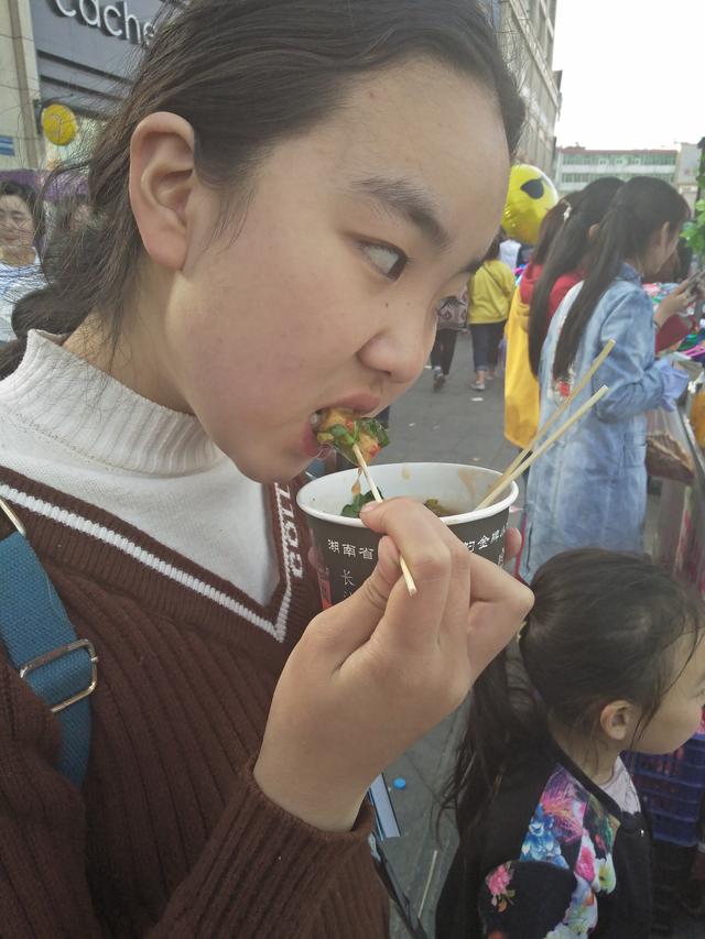 大小吃货一起去品美食喽！-6.jpg