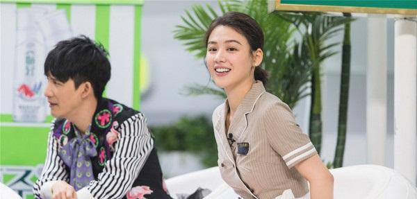 马思纯大张伟化身“母子” 幽默搞笑花火四溅-1.jpg
