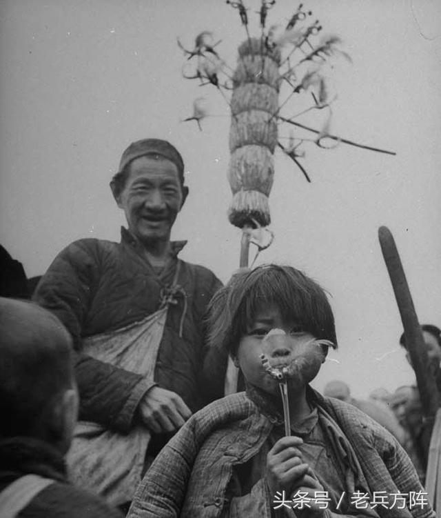 美国《生活》杂志记者拍摄的1947年中国民生百态-18.jpg