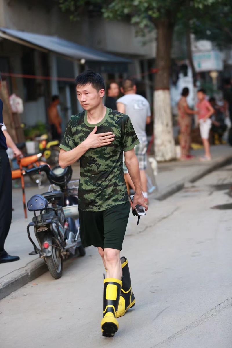 图虫街拍摄影：灾后-1.jpg